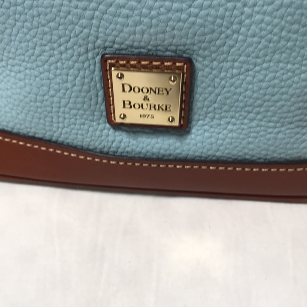Dooney and Bourke leather dome handbag with double straps. NWT - Picture 3 of 15